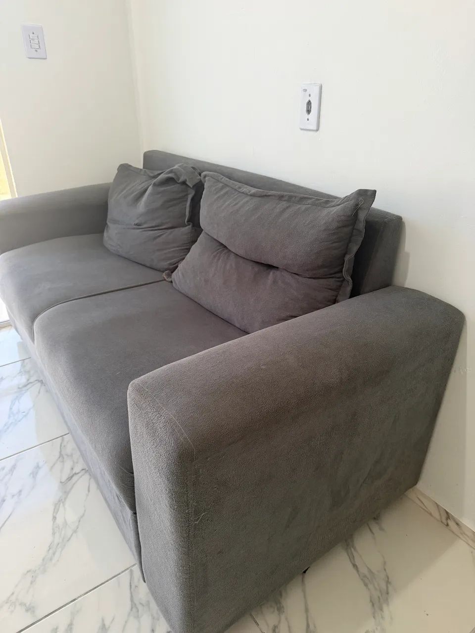 SOFÁ EM PERFEITO ESTADO, PRA VENDER RÁPIDO 