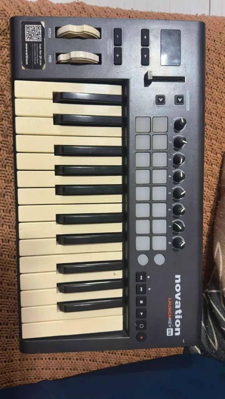 Novation LaunchKey 25