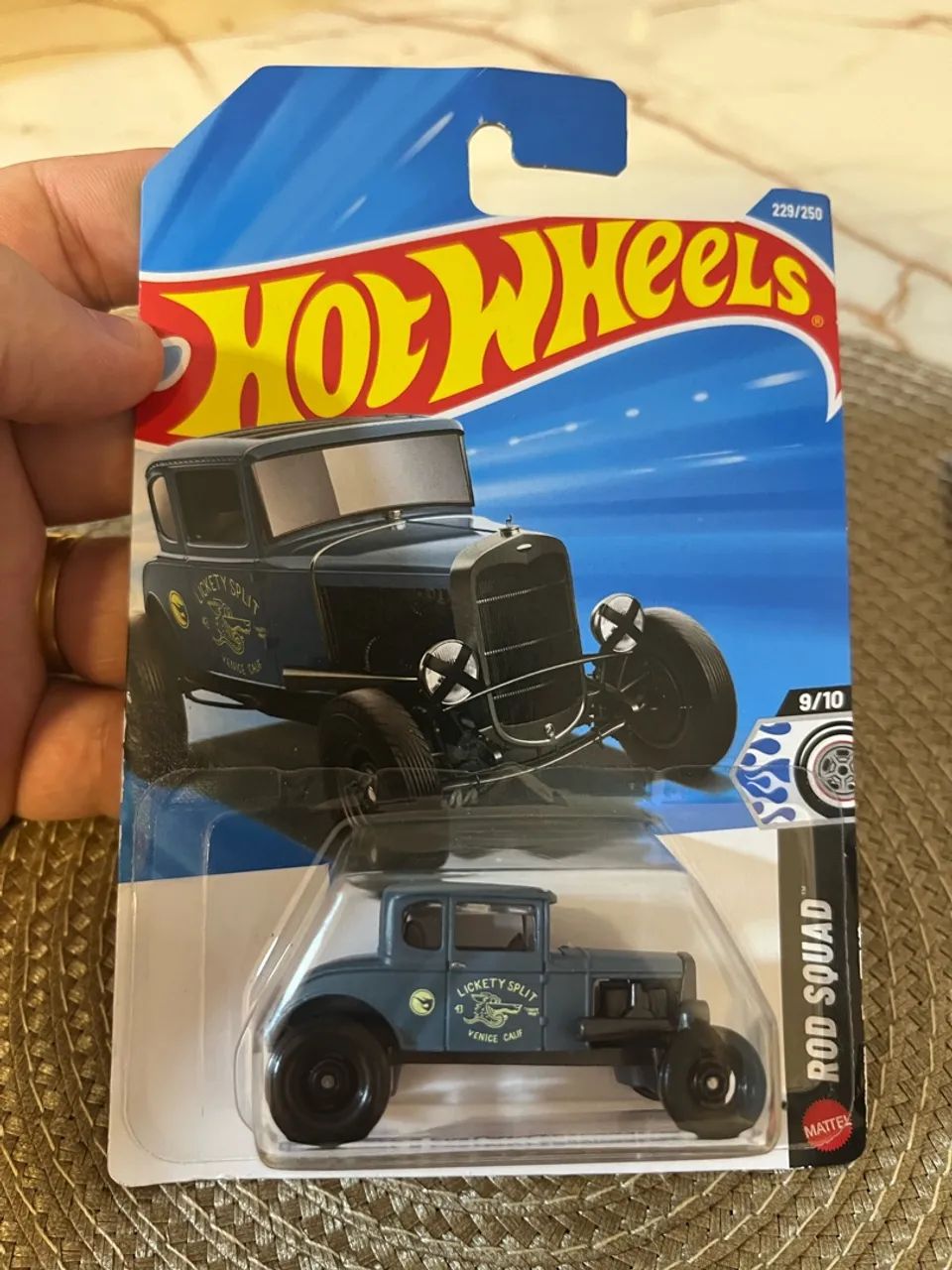 Hot wheels 