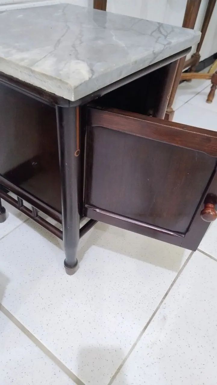 Mesinha de cabeceira antiga  - Foto 2