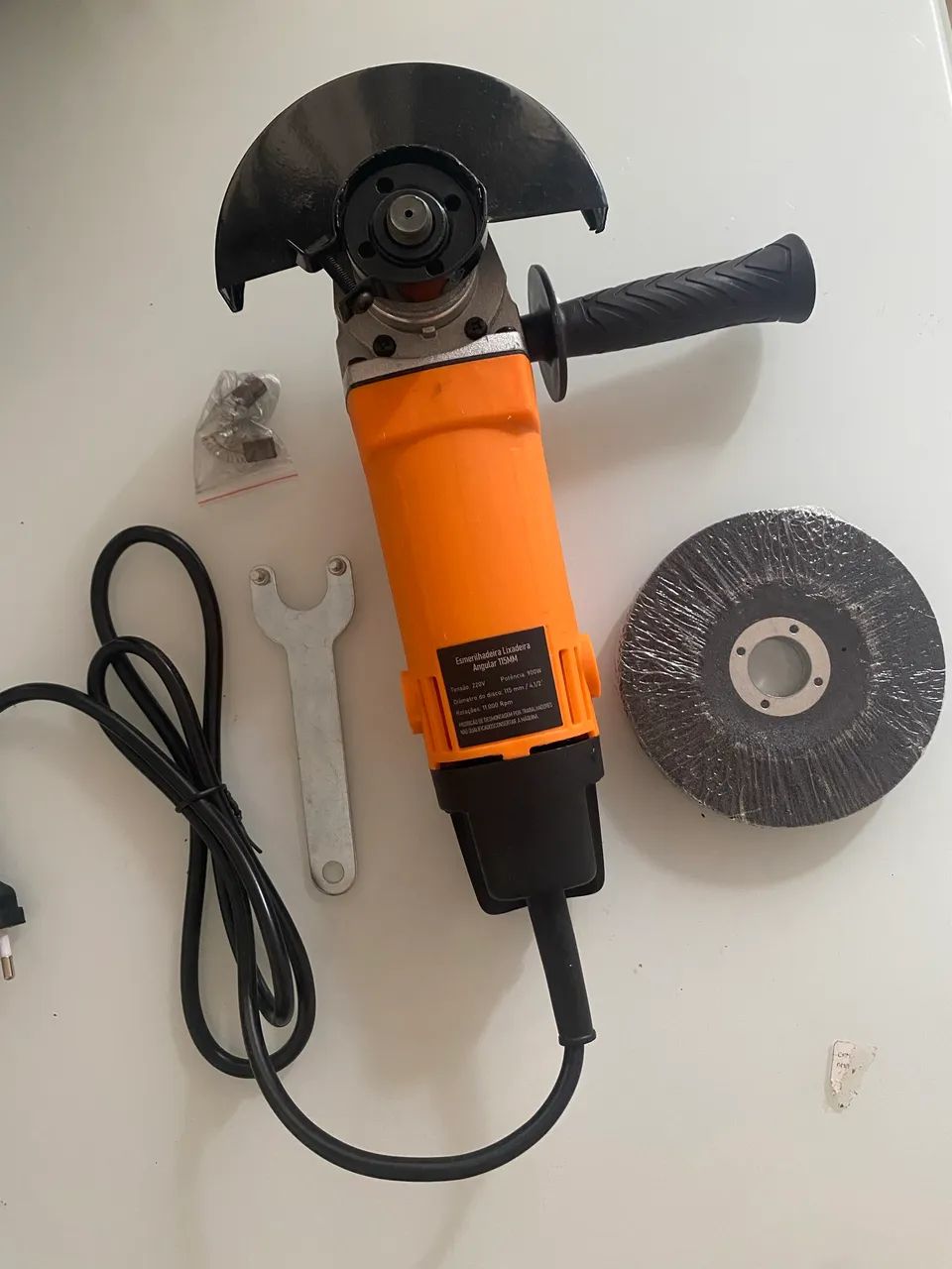 Esmerilhadeira Angular com 3 discos NOVA R$ 200