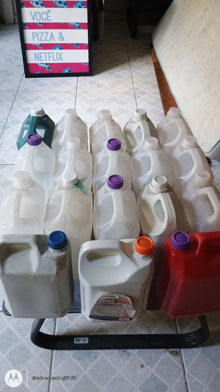 25 galão, 2 reais cada - Foto 2