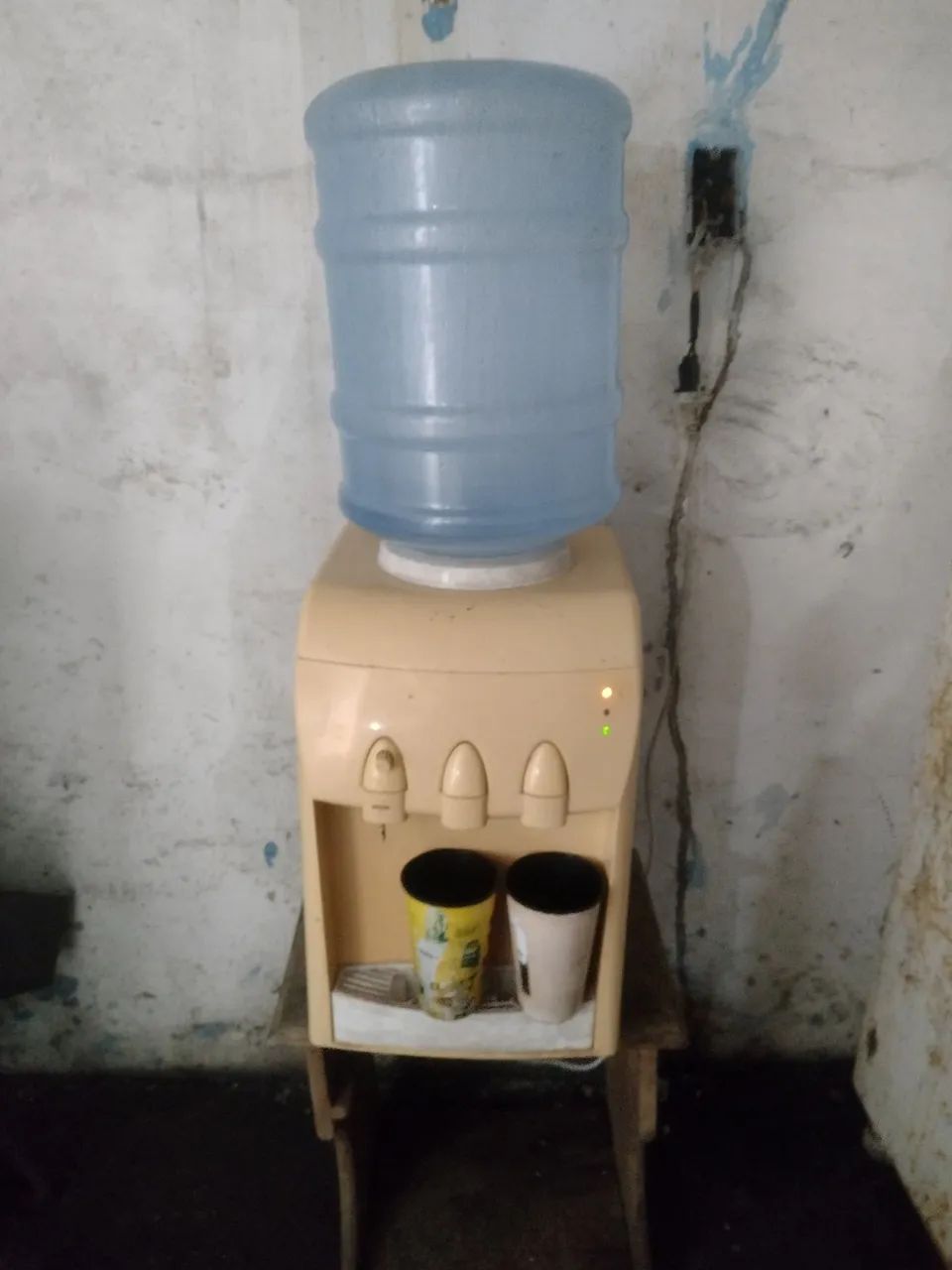Vendo bebedouro e um microondas  - Foto 4