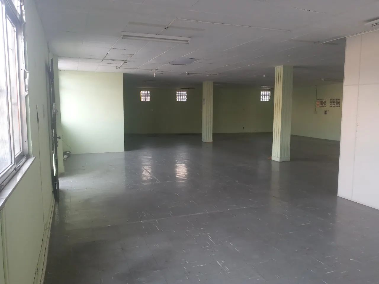 ALUGO SALA COMERCIAL GRANDE