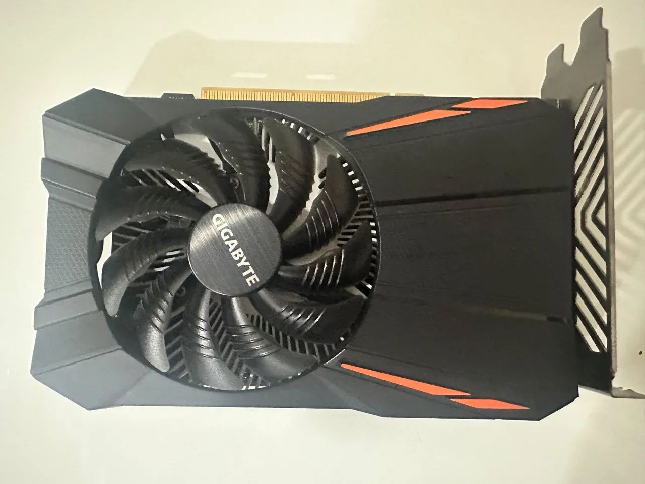 RX 560 OC 4GB Gigabyte - Foto 4
