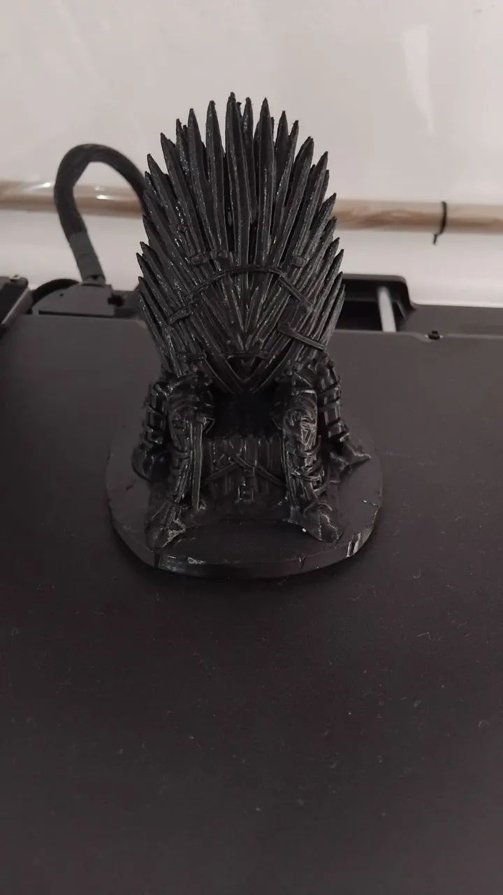 TRONO DE FERRO