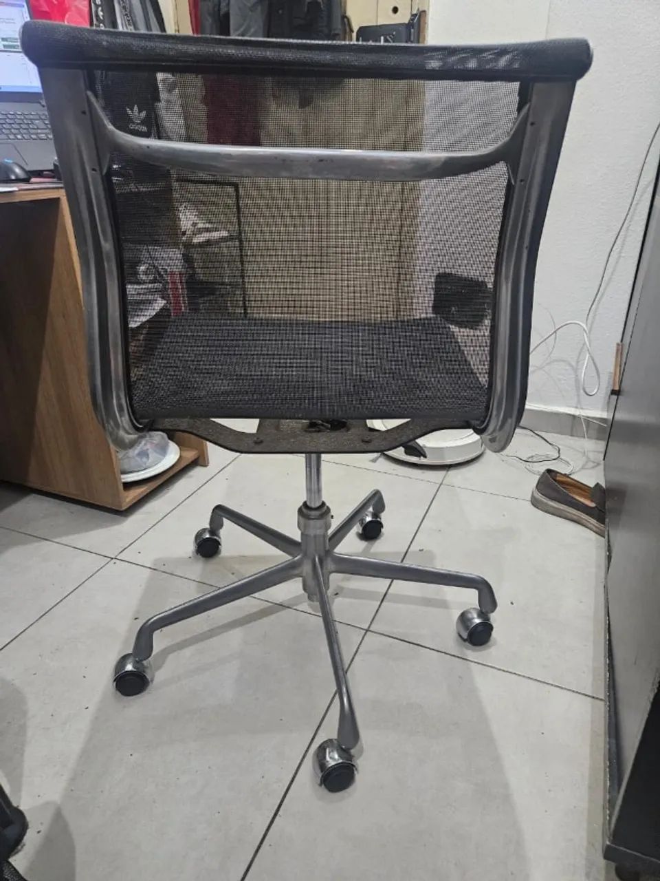 Cadeira Office Esteirinha Eames - Original Clássica Design (Preço de Desapego) - Foto 6