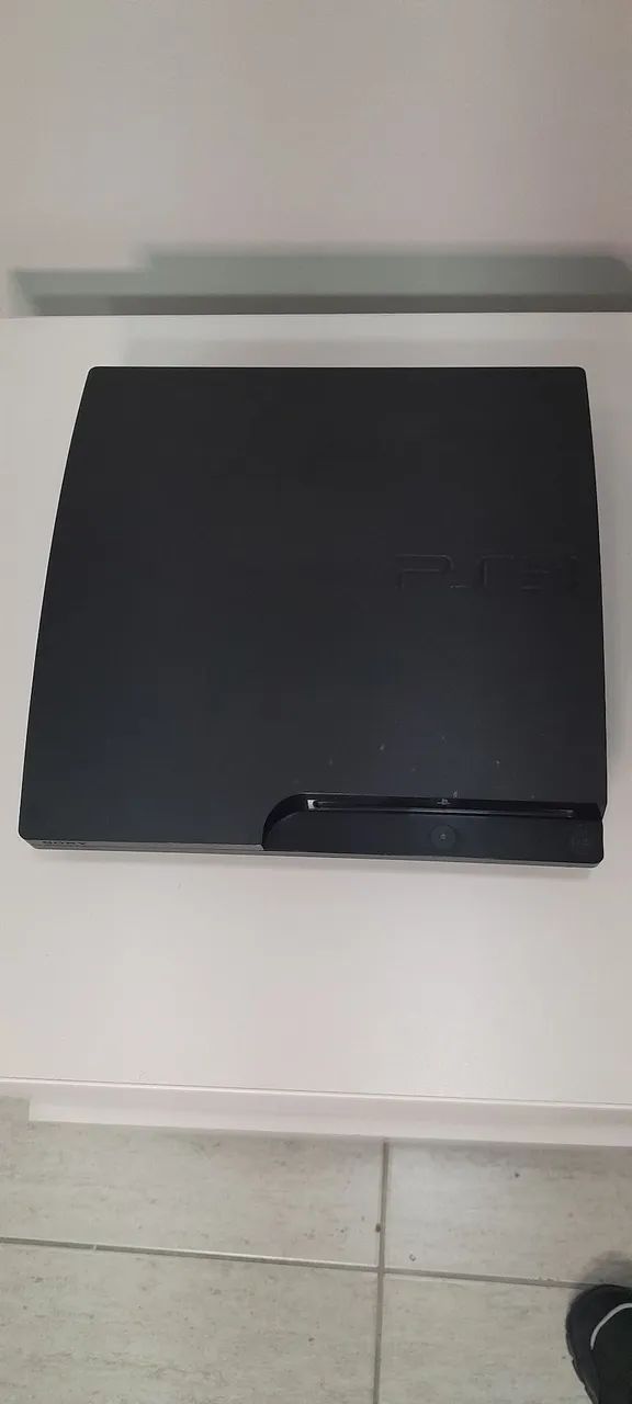 Playstation 3 com 2 controle + 1 jogo - Foto 3