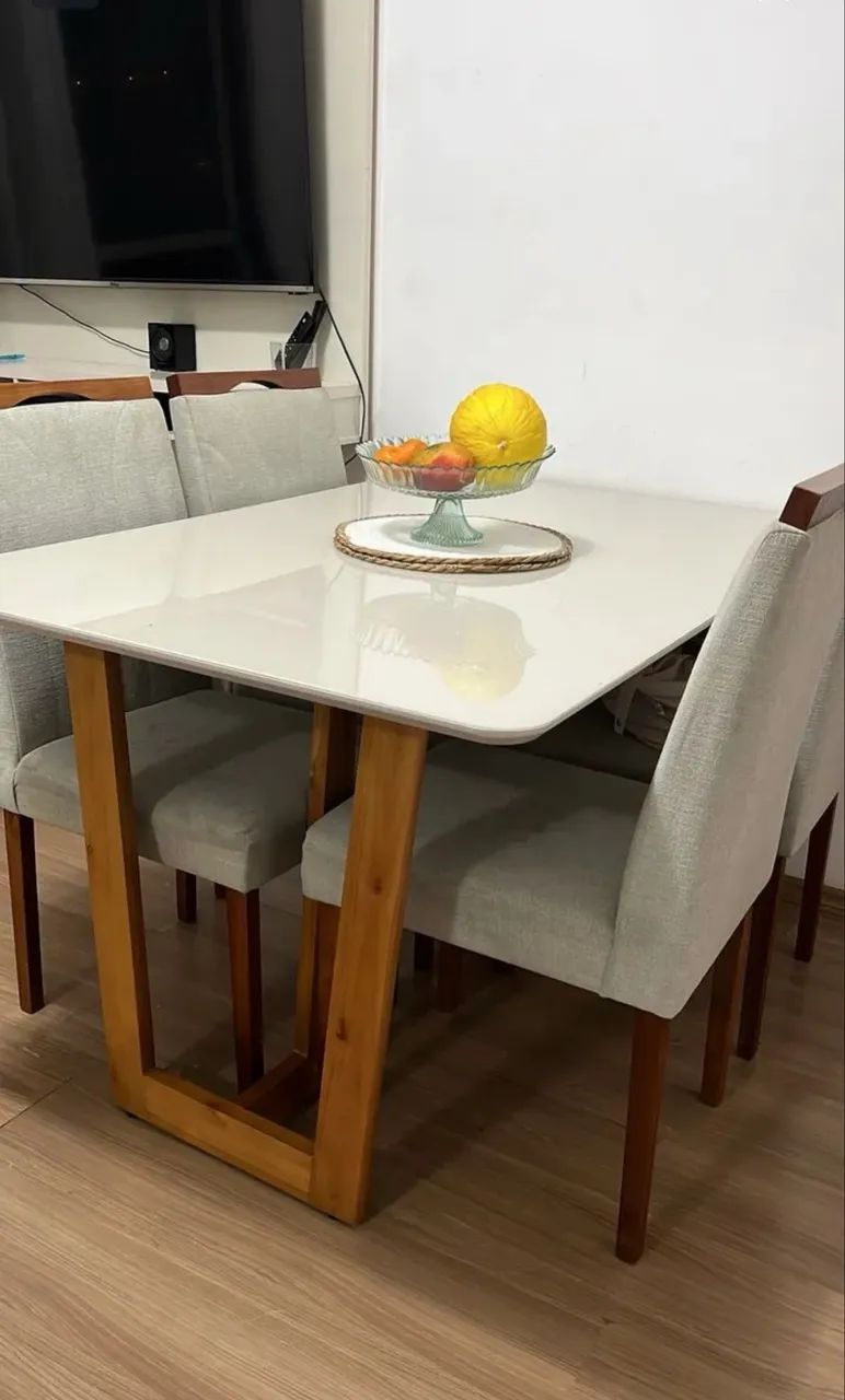 Mesa jantar com 6 cadeiras 