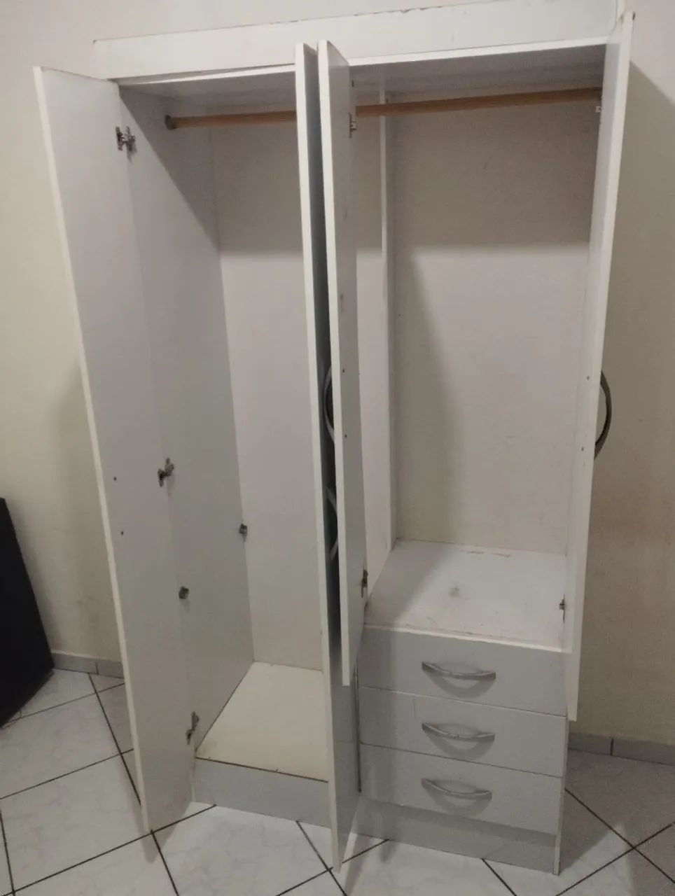 Guarda roupa de solteiro usado. - Foto 3