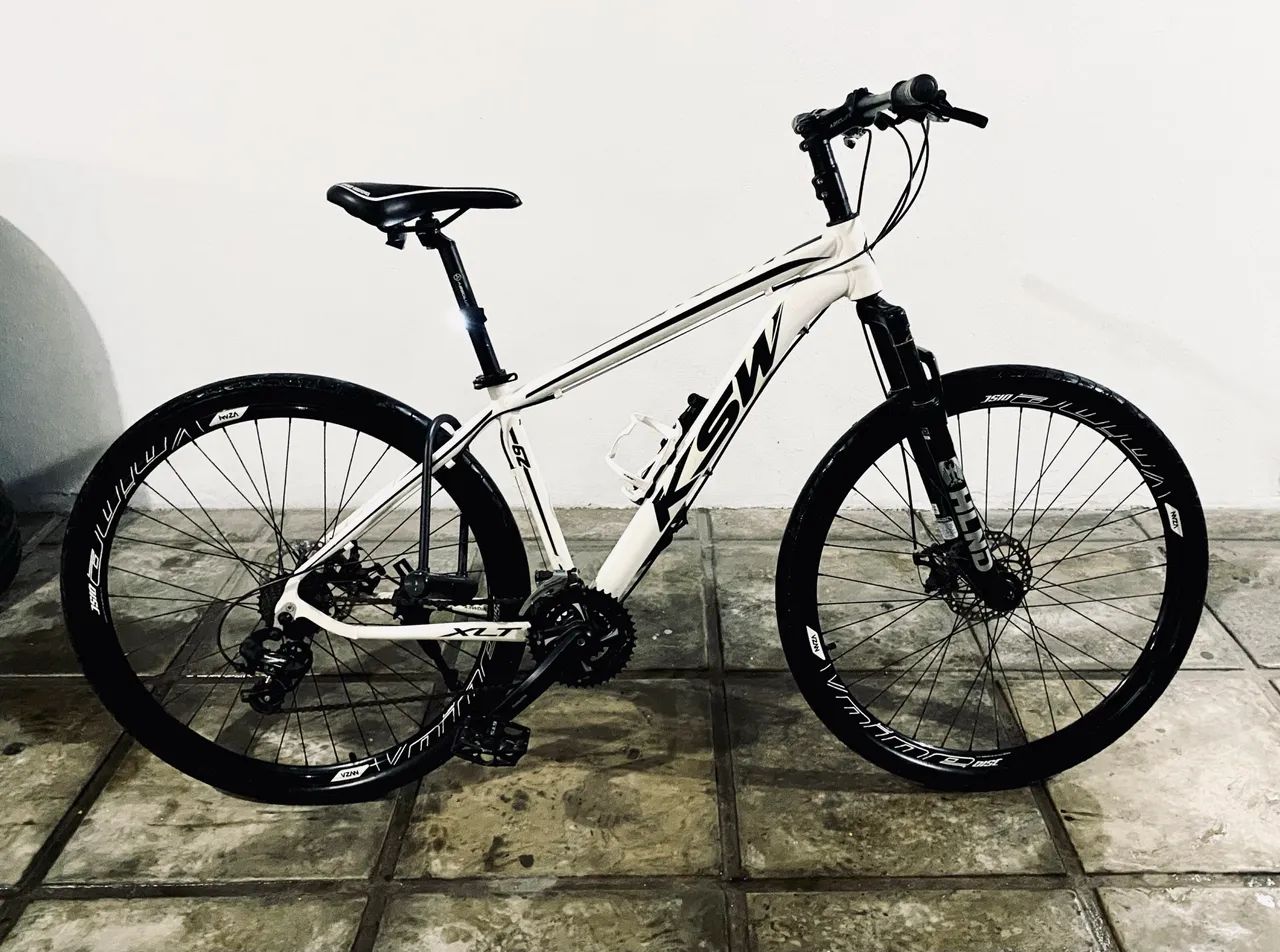 KSW Aro 29 Shimano Pouco Usada + Acessórios