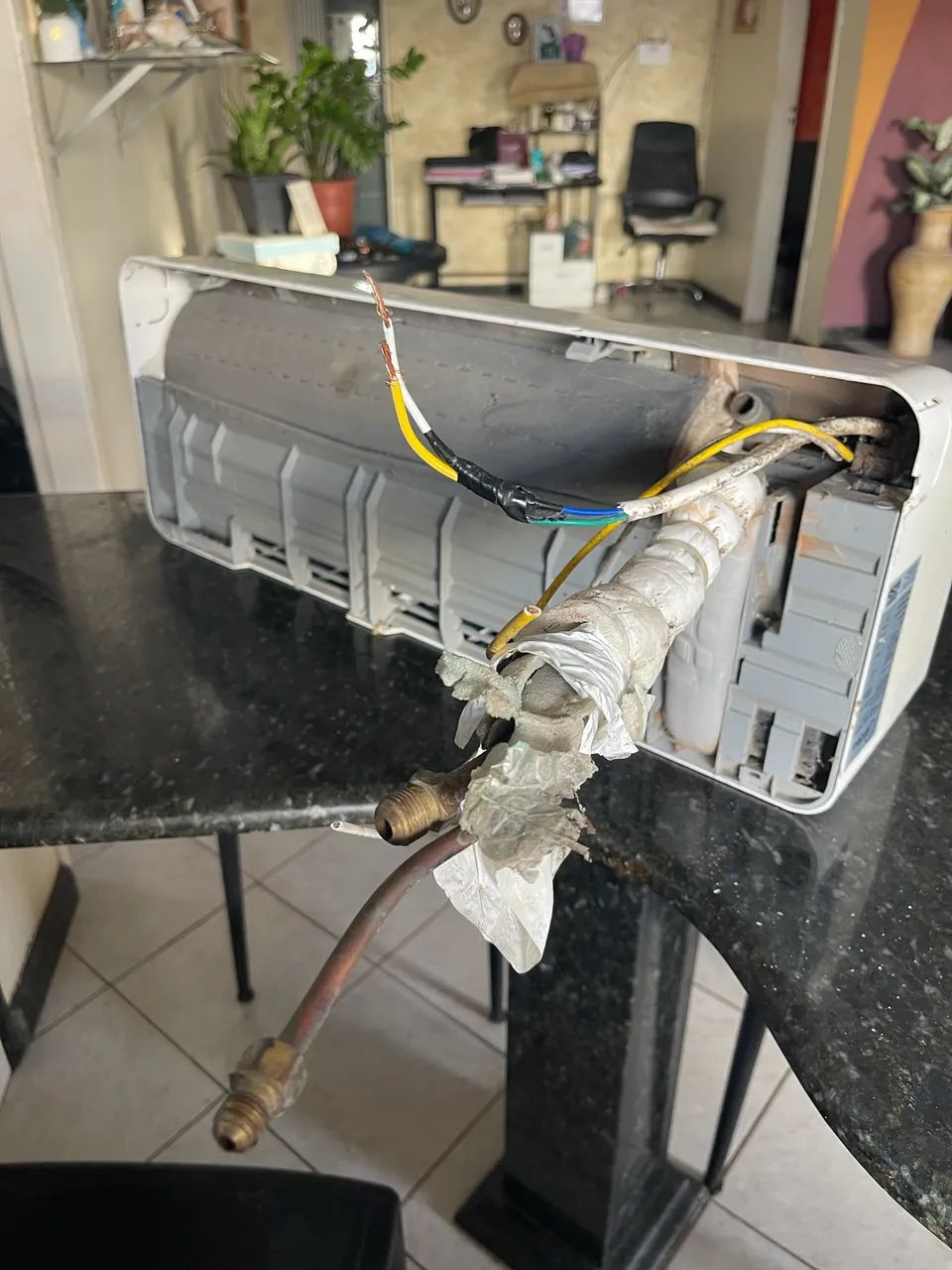 Vendo ar condicionado Midea Split  - Foto 4