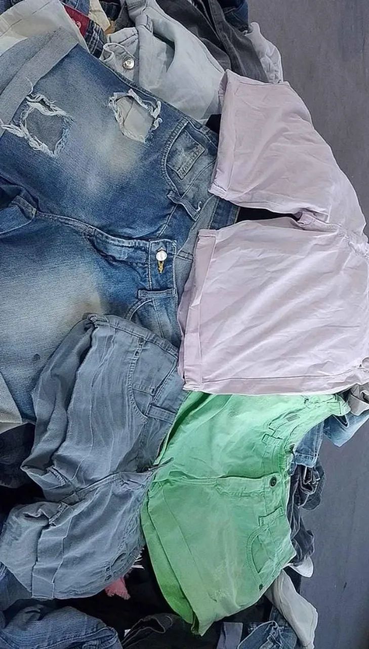 50 pç Roupas em estado de novas lote - Foto 5