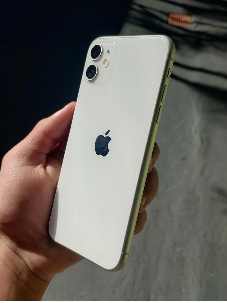 iPhone 11 - 64gb - excelente estado - Foto 2