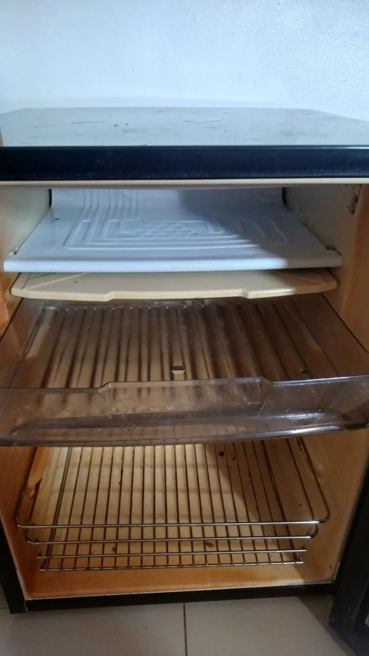 Frigobar Brastemp 76 Litros com Porta de Vidro - Foto 5
