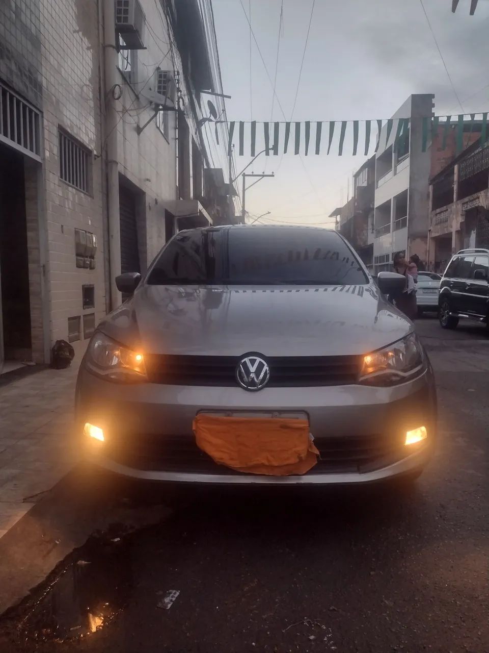 Volkswagen Voyage VOYAGE 1.0/1.0 City Mi Total Flex 8V 4p 2013