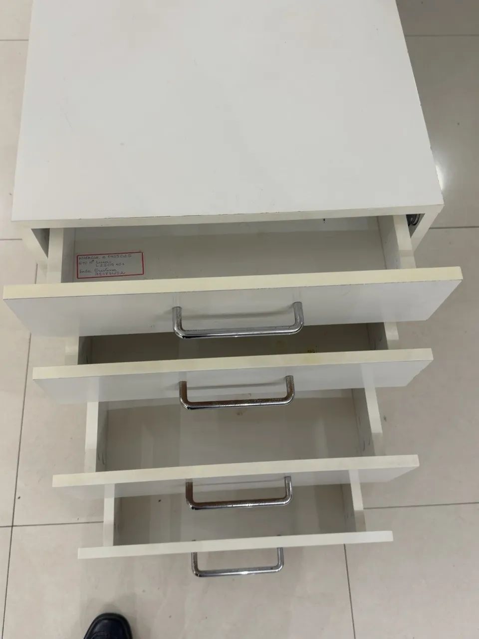 Gaveteiro Branco com 4 Gavetas e Rodízios - Foto 4