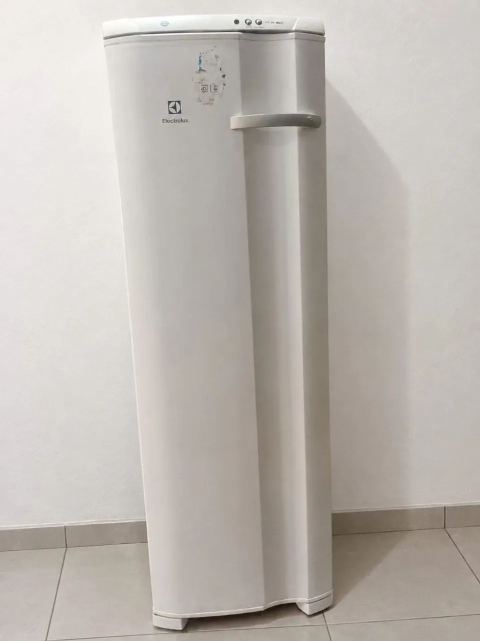 Freezer vertical Electrolux 