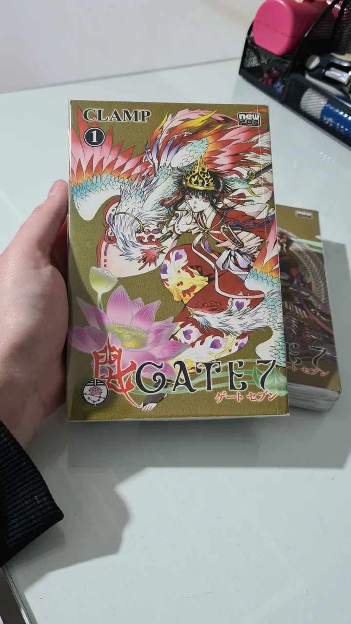 Mangá Gate 7 coleção completa com 4 volumes praticamente novos