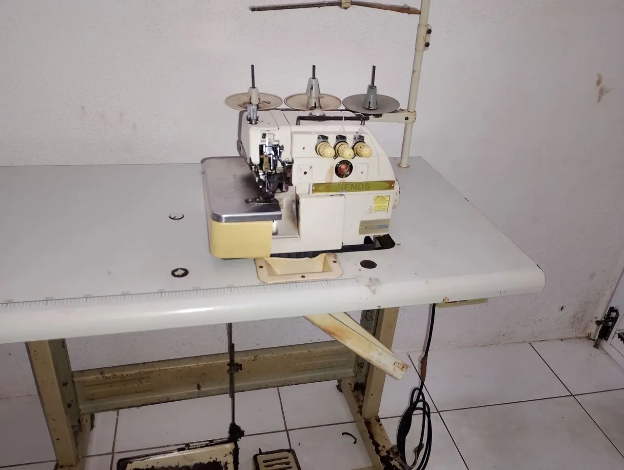 Overlock industrial  - Foto 3