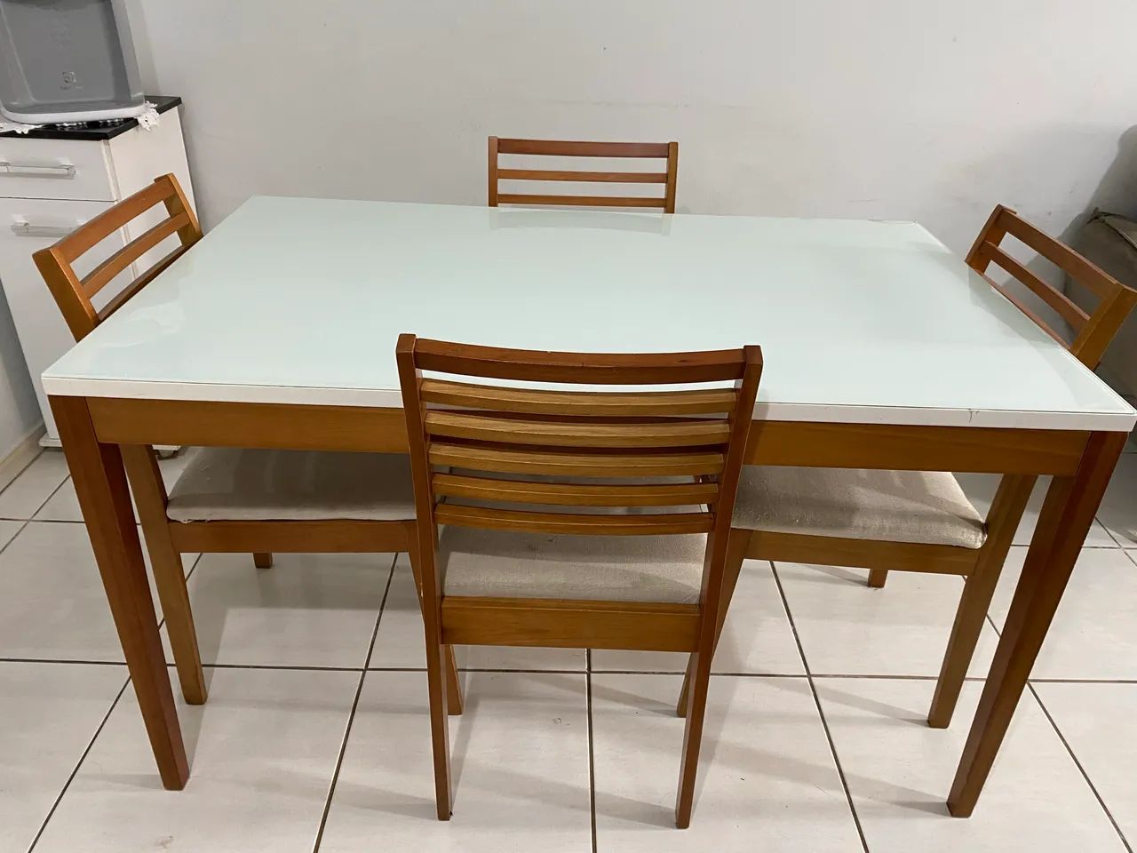 Mesa com cadeiras - Foto 3