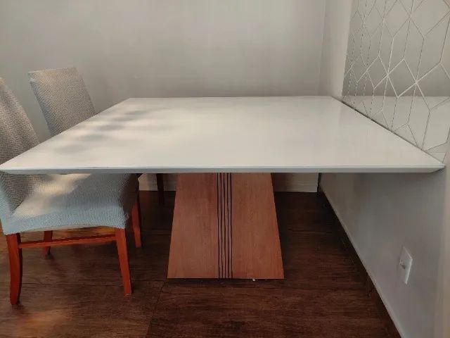 Mesa de Jantar madeira massiça com Tampo de Vidro White/branco e 4 Cadeiras