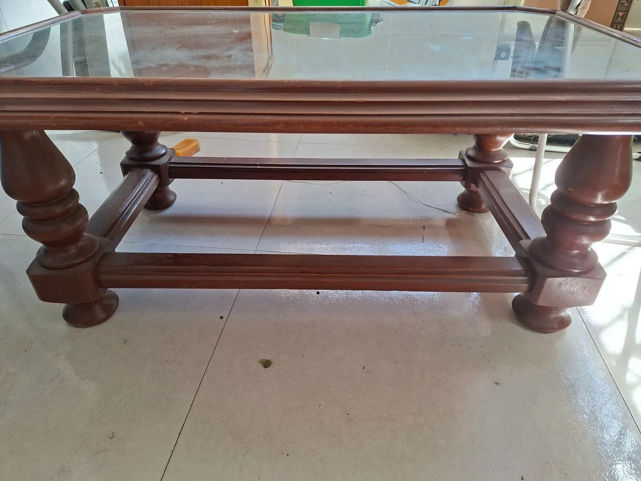 Vendo de centro de sala toda em madeira maciça  - Foto 2