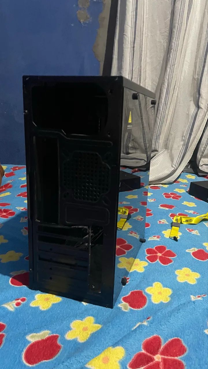 Gabinete com lateral de vidro temperado  - Foto 3
