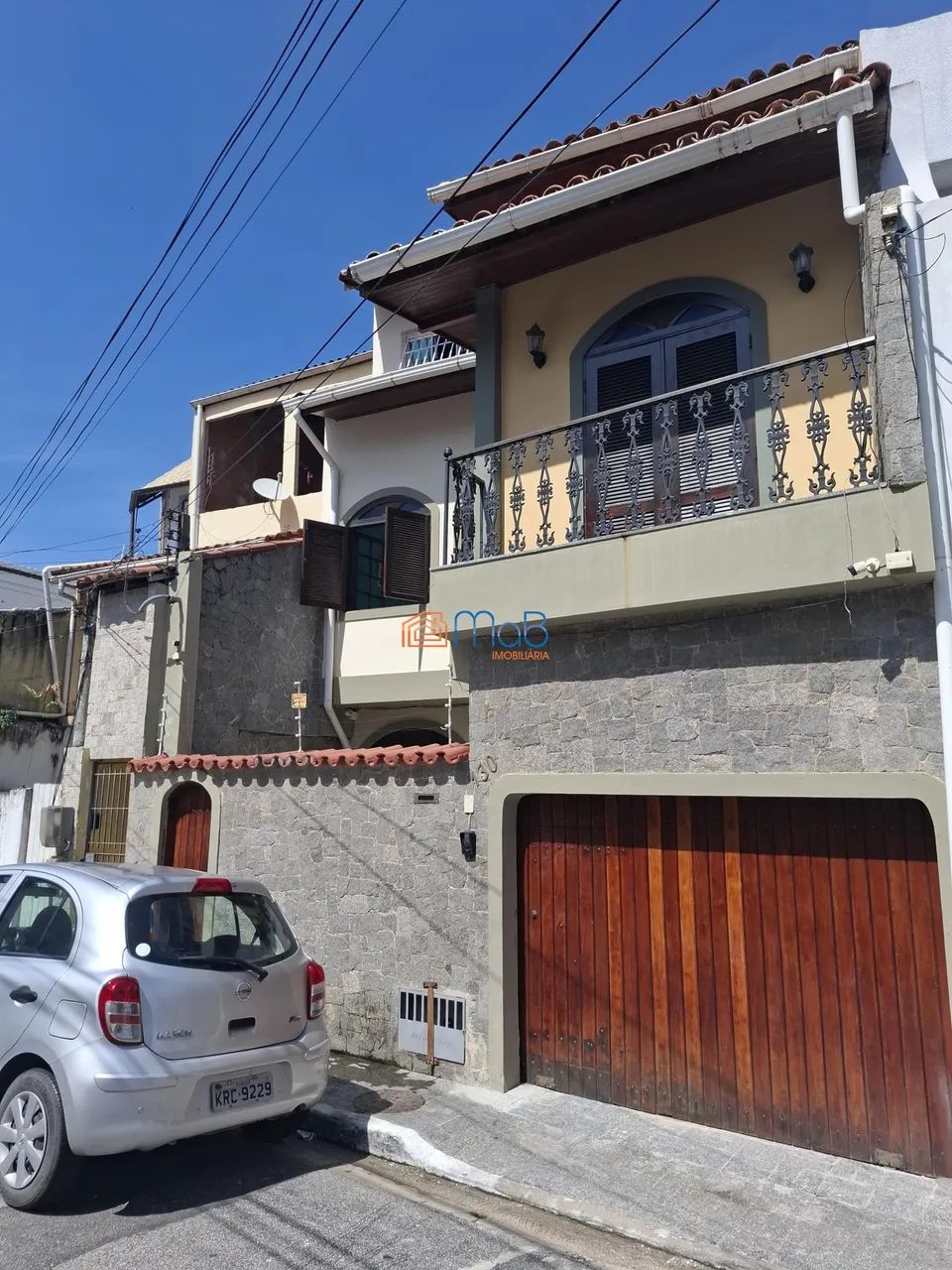Casa Triplex com 7 Quartos no Bairro Imbetiba