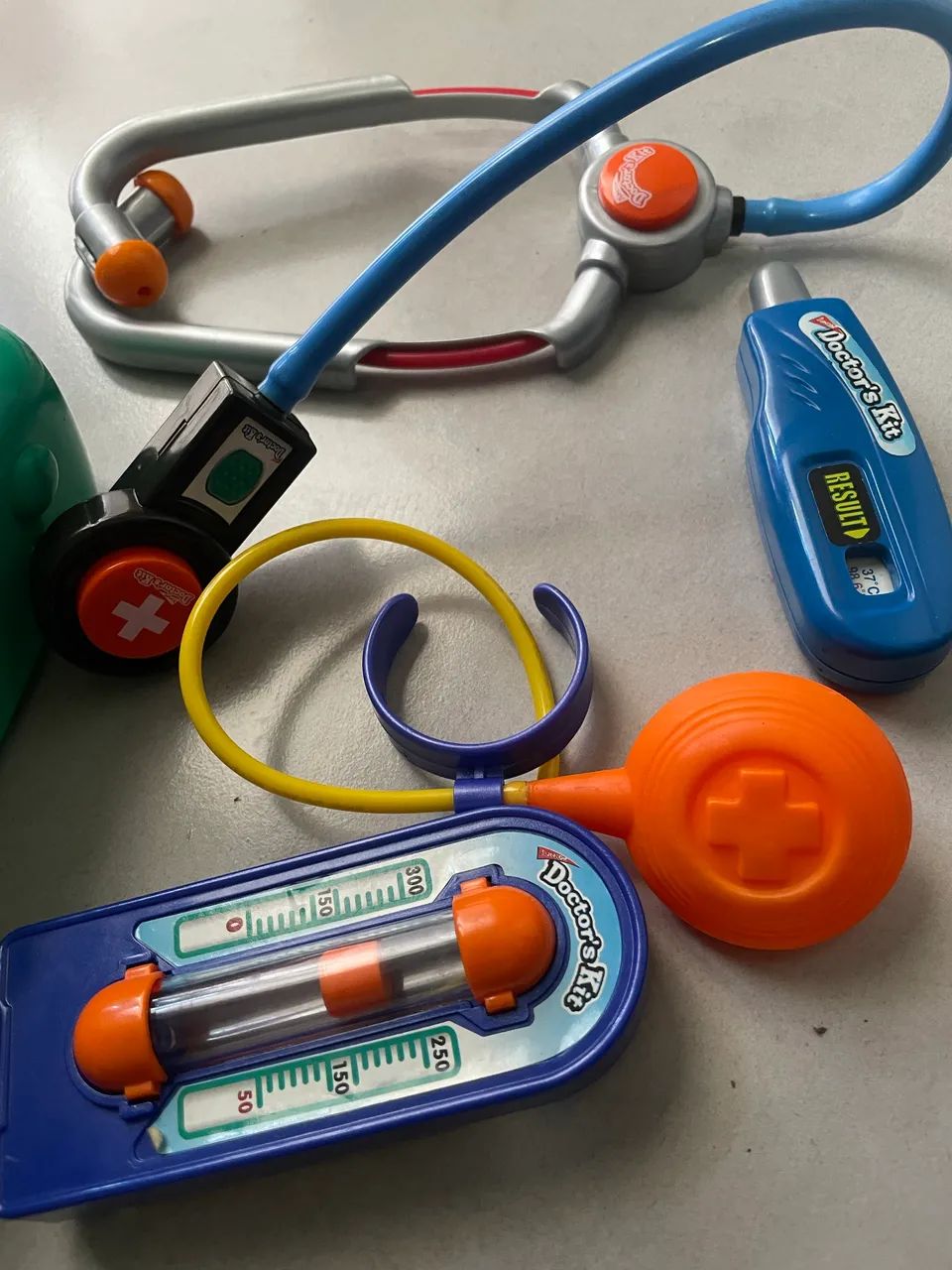 Brinquedos, maleta médica  - Foto 2