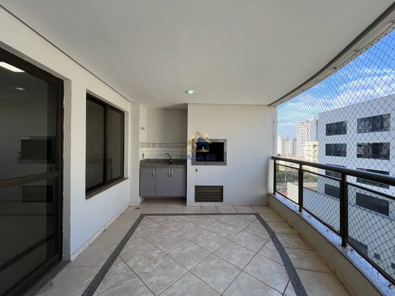 APARTAMENTO 3 DORMITÓRIOS NO EDIFÍCIO CARAVELAS - LOCAÇÃO