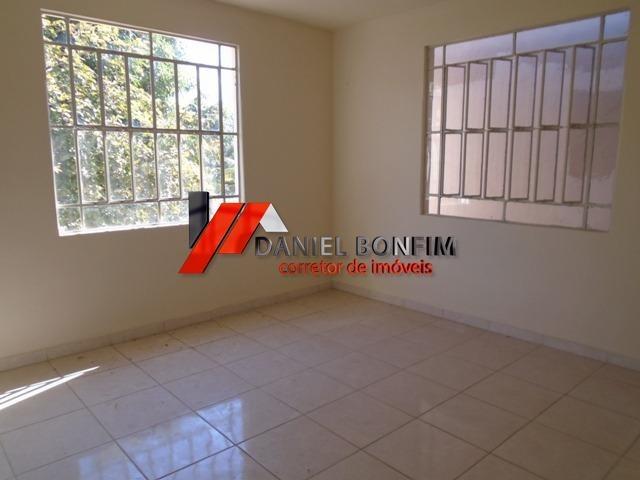 Casa de lote inteiro com quintal no melhor local do bairro Santa Helena - Foto 10