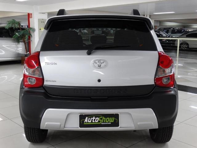 Toyota Etios Cross 1.5 Flex Prata - Foto 5