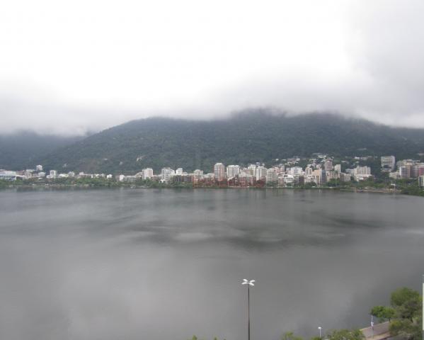 Apartamento de 140 m² na Av. Epitácio Pessoa, frontal, em andar bem alto, com visual panor