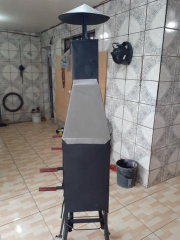 Vendo churrasqueira novinha.