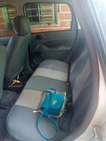 Ford Fiesta Sedan 1.0