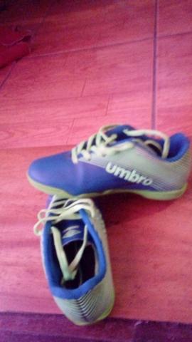 Chuteira umbro 28 - Foto 2