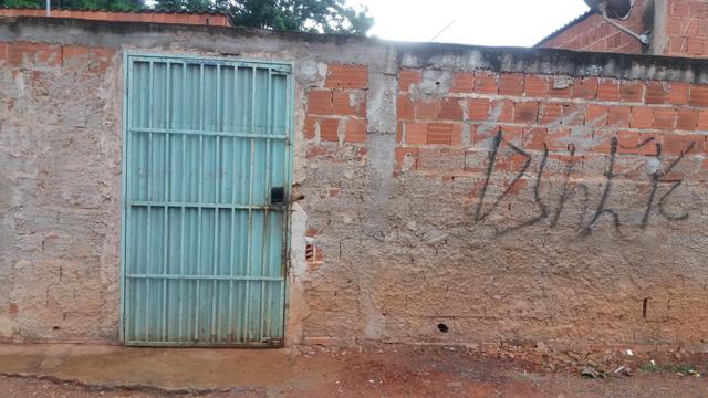 Vendo lote na estrutural não tem escritura passo procuração - Foto 2
