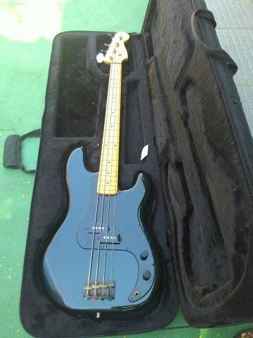 Baixo Fender signature Roger Waters