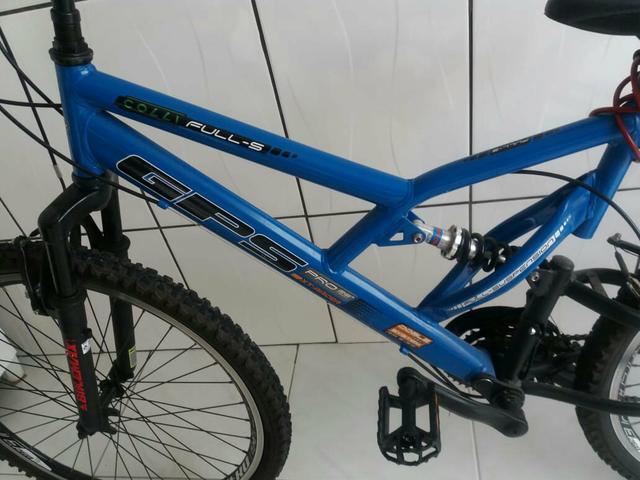 Barbada! bicicleta semi nova aro 26!!! - Foto 3