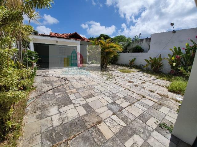 Siqueira Vende: Excelente Casa com 3 quartos e Dependência completa em Massangana Piedade