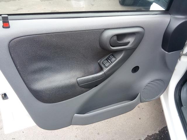 Corsa Hatch 1.0 - Foto 12