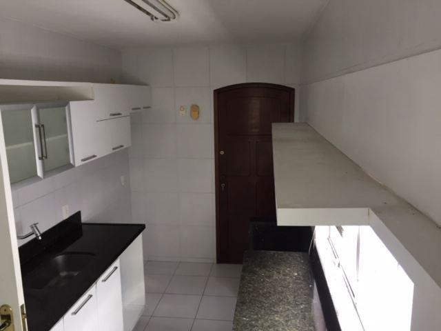 Apto - Petrópolis - 140m2 - 3 quartos sendo uma suíte - 2 vagas -SN - Foto 10