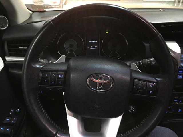 TOYOTA HILUX SW4 2.8 SRX 4X4 7 LUGARES 16V TURBO INTERCOOLER DIESEL 4P AUTOMA. - Foto 9