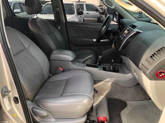 Toyota Hilux Srv 3.0 4x4 Automática - 2010 - Foto 12