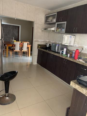 Vd/ troco casa de 5 qts, 2 suítes, laje no Setor de Mansões de Sobradinho. - Foto 5