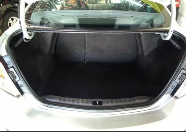Prisma sedan lt 1.4 2013 Parcela 735,78 - Foto 3