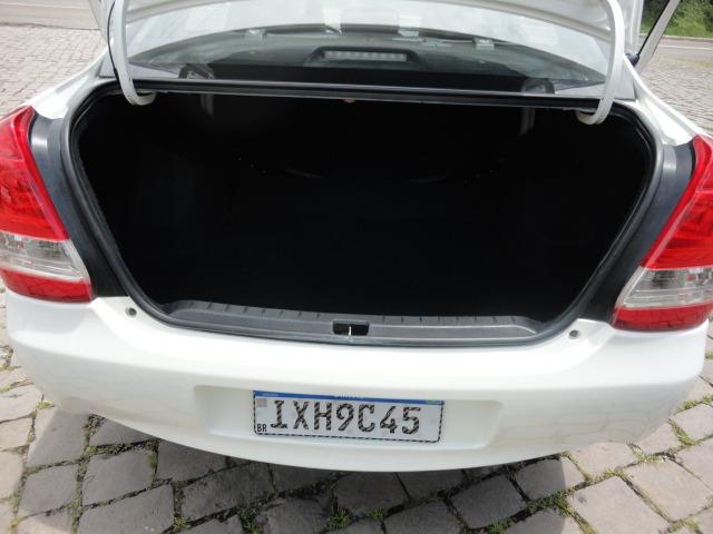 Toyota Etios impecável - Foto 6