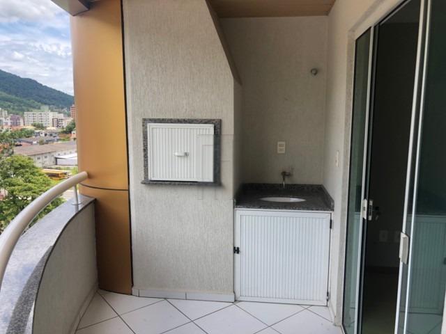 Suíte mais dois dormitórios e duas vagas de garagem lateral - Foto 7