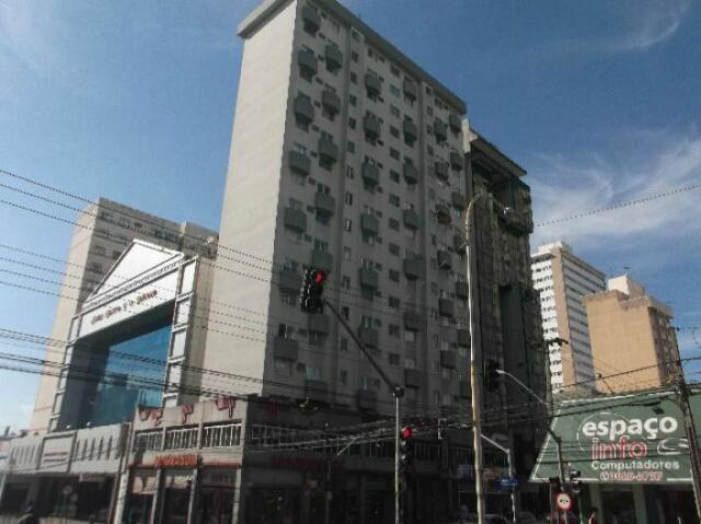 Apartamento com 1 dormitório para alugar, 32 m² por R$ 750/mês - Centro - Curitiba/PR